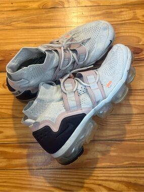 Nike Flyknit Sock-Style VaporMax Sneakers in Light Gray, Pink & Black